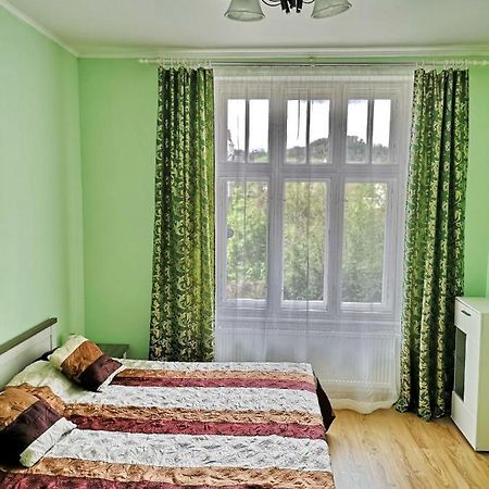 Apartments Iris Κάρλοβι Βάρι Εξωτερικό φωτογραφία